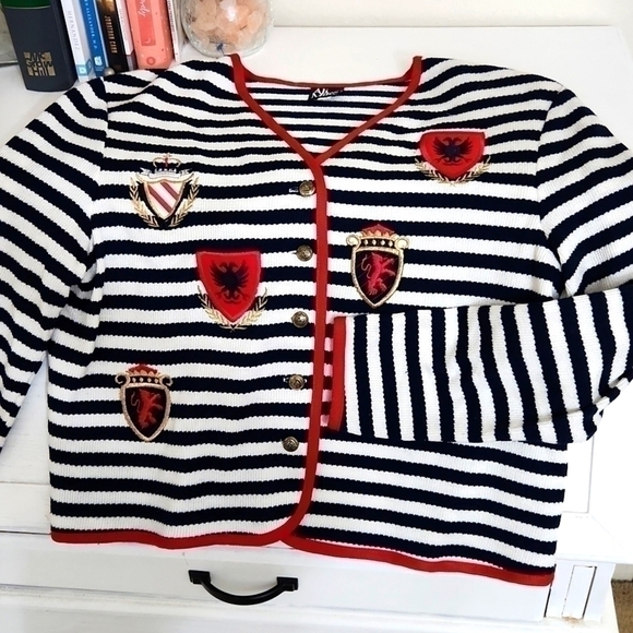 Vintage Jackets & Blazers - Vintage Collgaite preppy embroidered Royal Logo Jacket M Lagenlook Shacket